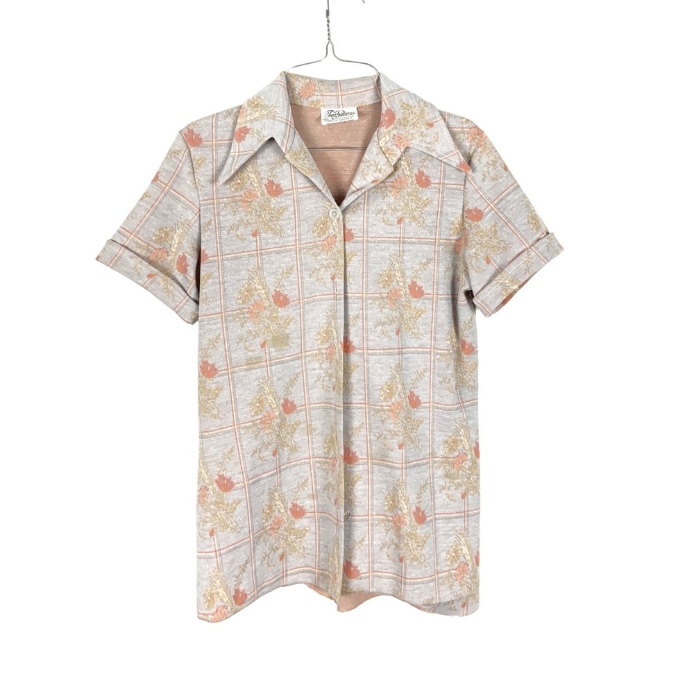 Fashion Star Button down top!